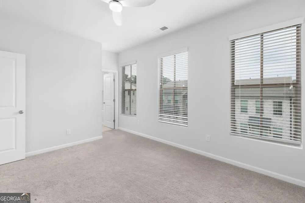 4361 White spruce ally Doraville, GA 30360