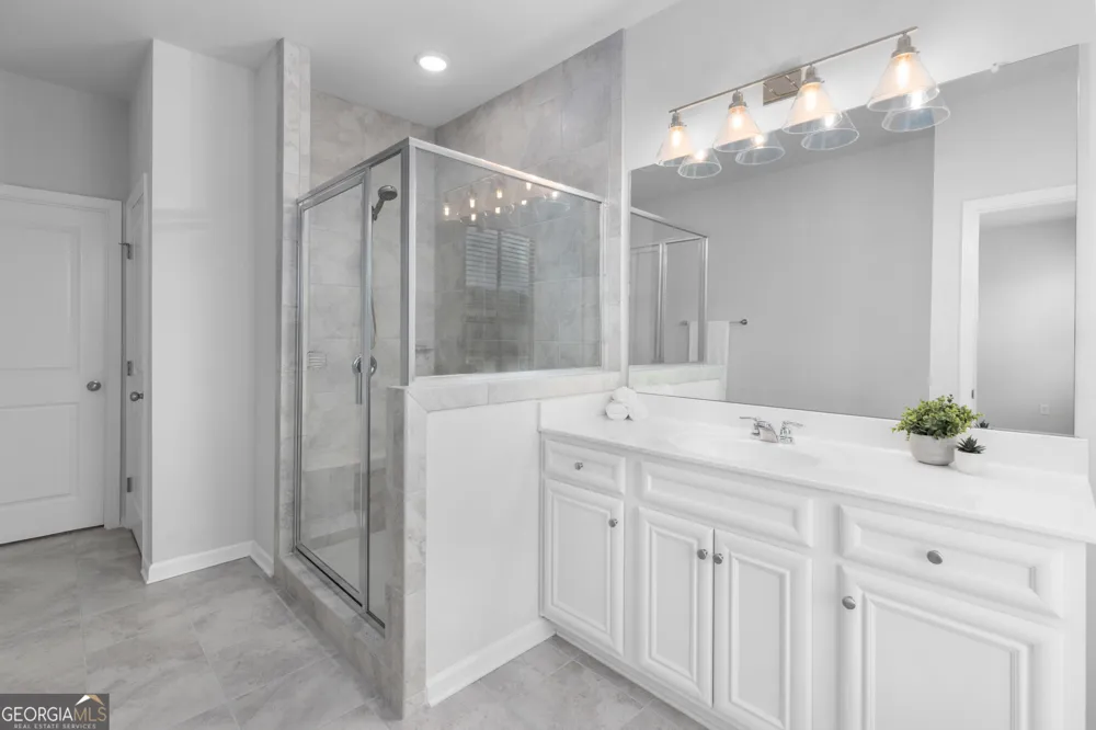 4361 White spruce ally Doraville, GA 30360