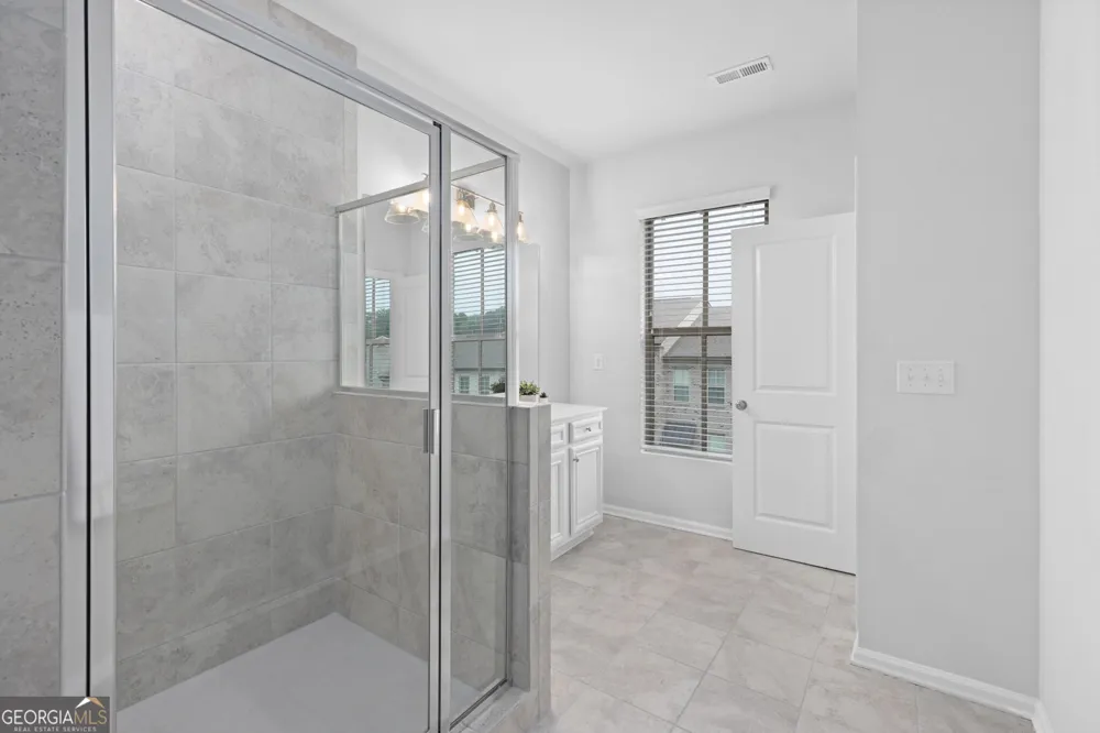 4361 White spruce ally Doraville, GA 30360