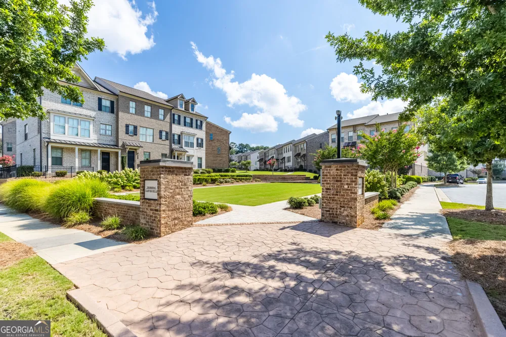 4361 White spruce ally Doraville, GA 30360