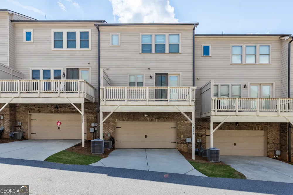 4361 White spruce ally Doraville, GA 30360