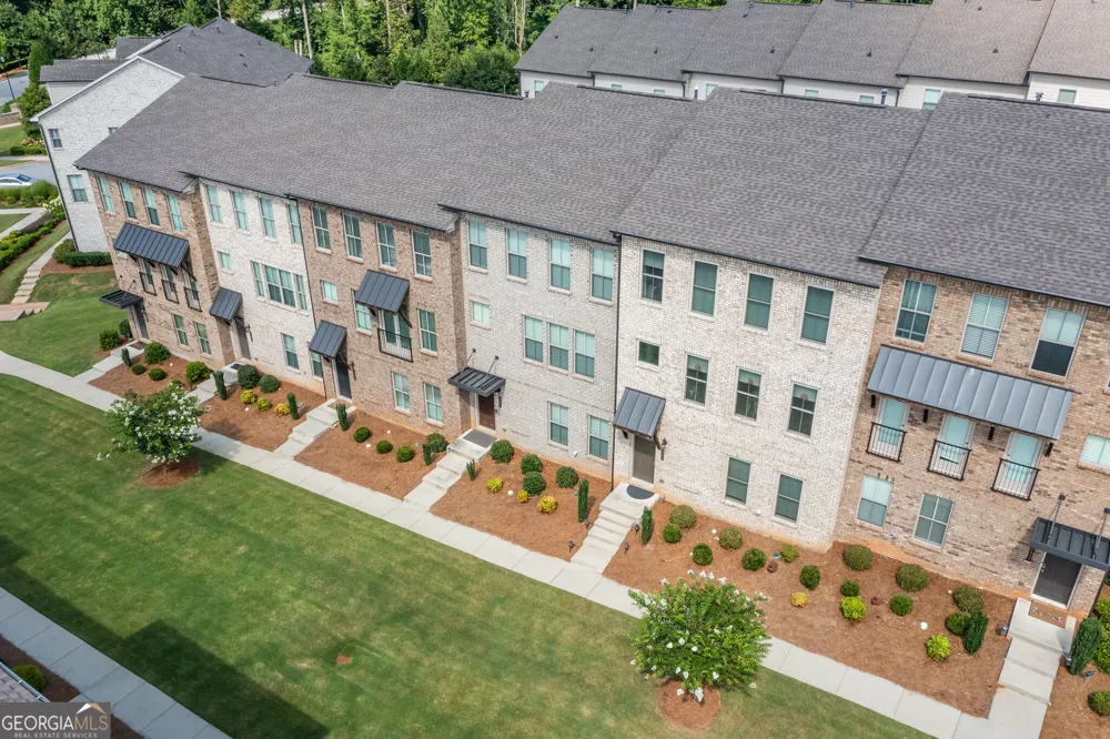 4361 White spruce ally Doraville, GA 30360