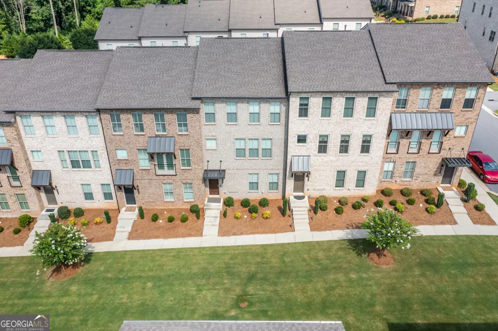 4361 White spruce ally Doraville, GA 30360