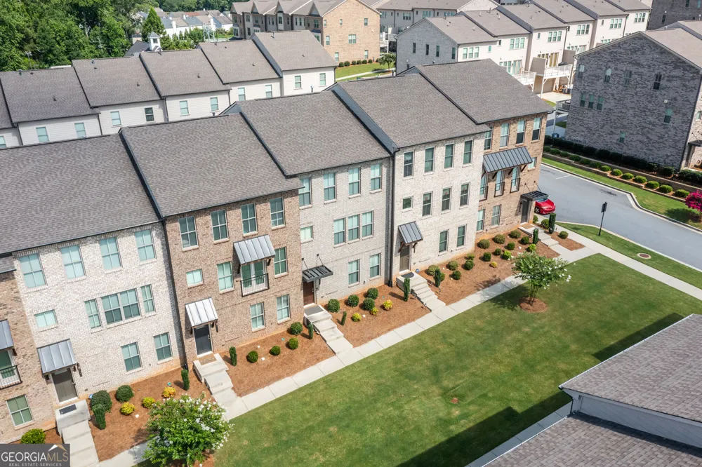 4361 White spruce ally Doraville, GA 30360