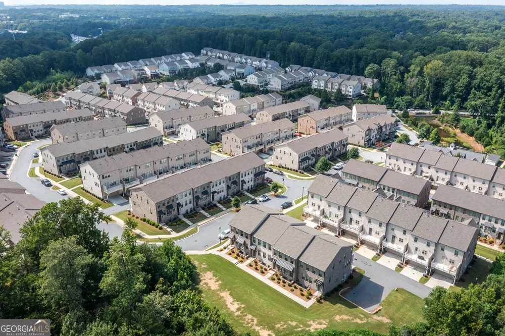 4361 White spruce ally Doraville, GA 30360