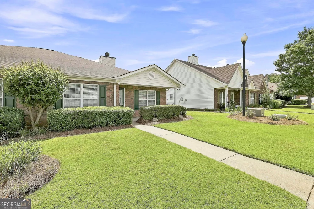 280 Autumn Glen CIR Fayetteville, GA 30215