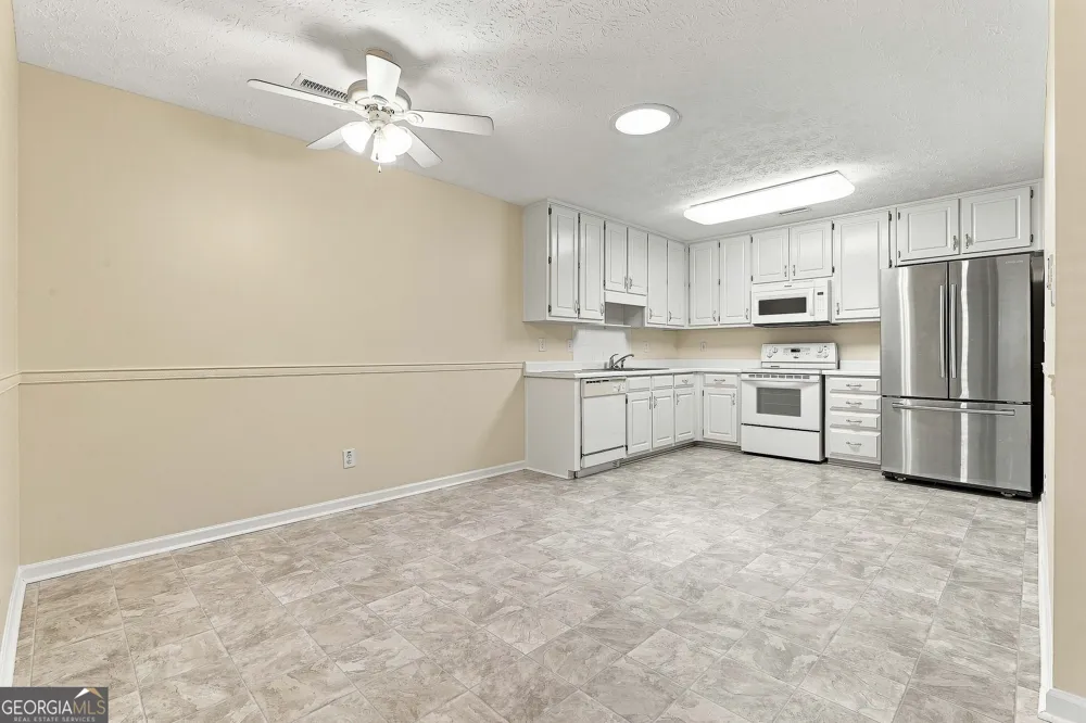 280 Autumn Glen CIR Fayetteville, GA 30215