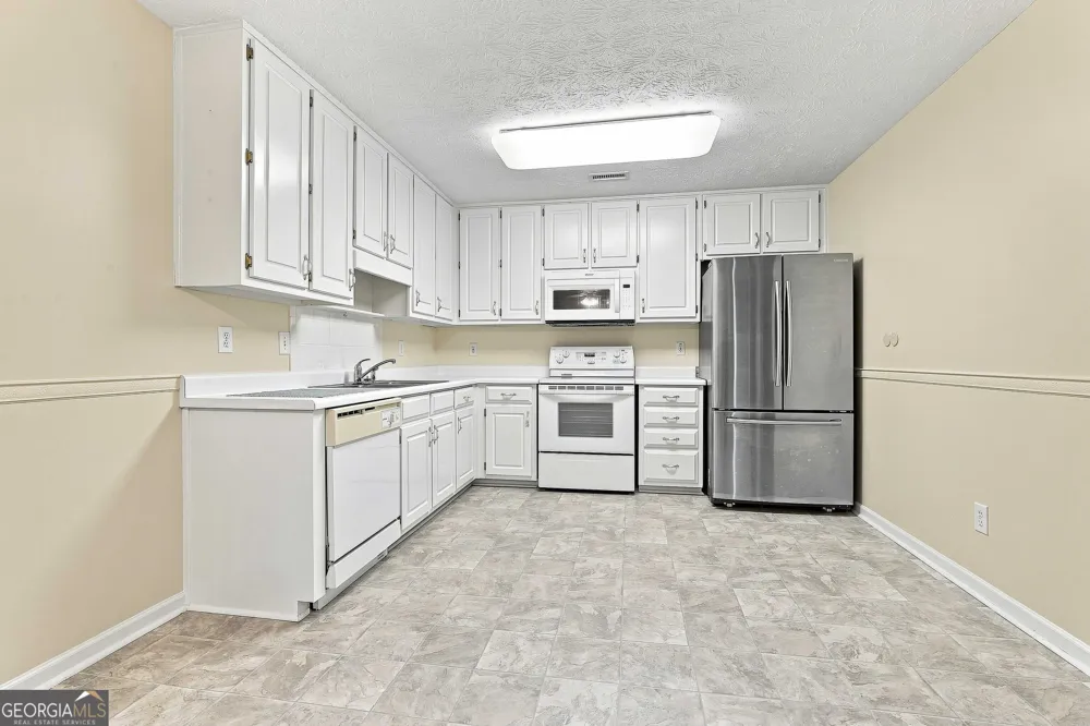 280 Autumn Glen CIR Fayetteville, GA 30215