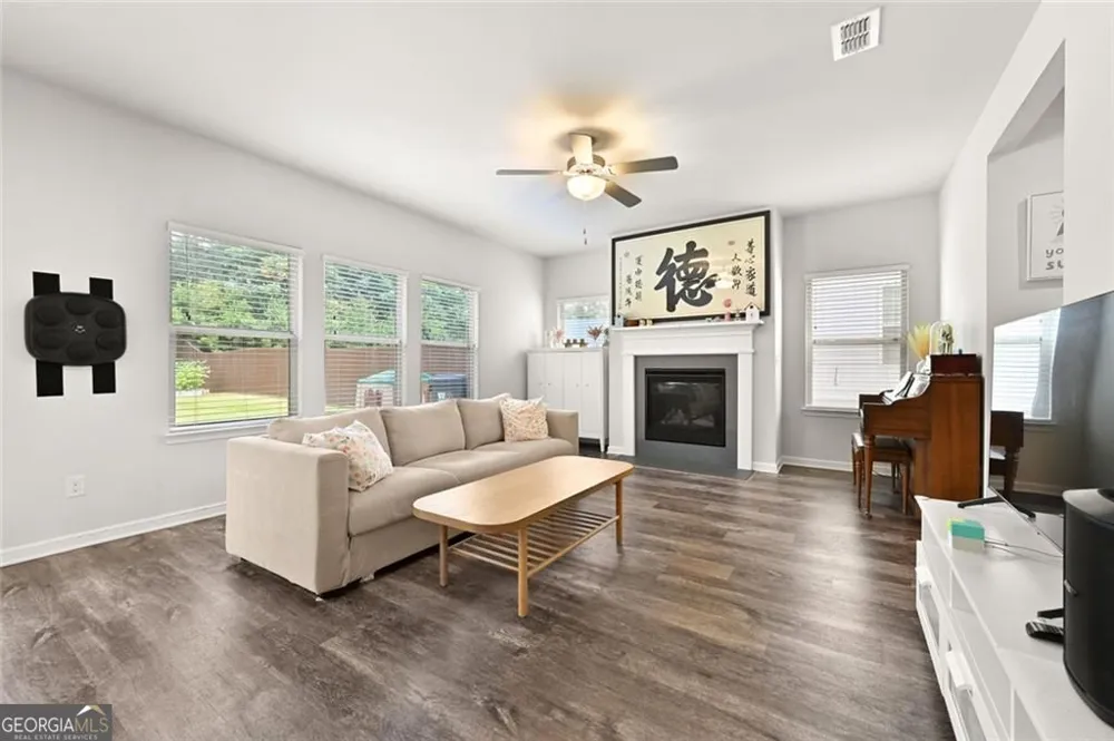 4939 Dufour DR Lilburn, GA 30047