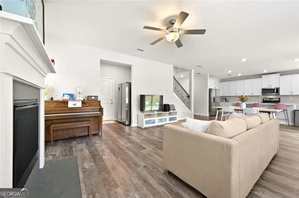 4939 Dufour DR Lilburn, GA 30047