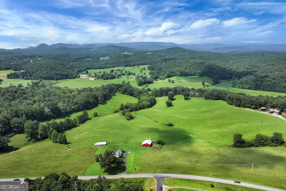 4041 Ada ST Blue Ridge, GA 30513