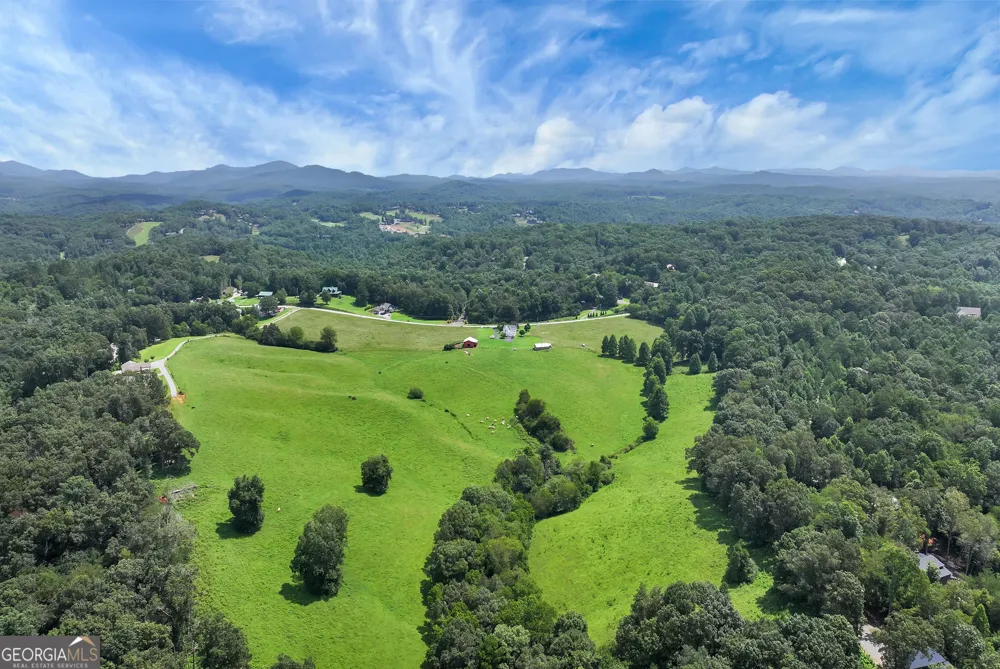 4041 Ada ST Blue Ridge, GA 30513