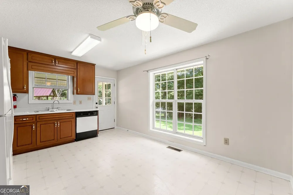 5740 Thompson Bridge RD Murrayville, GA 30564