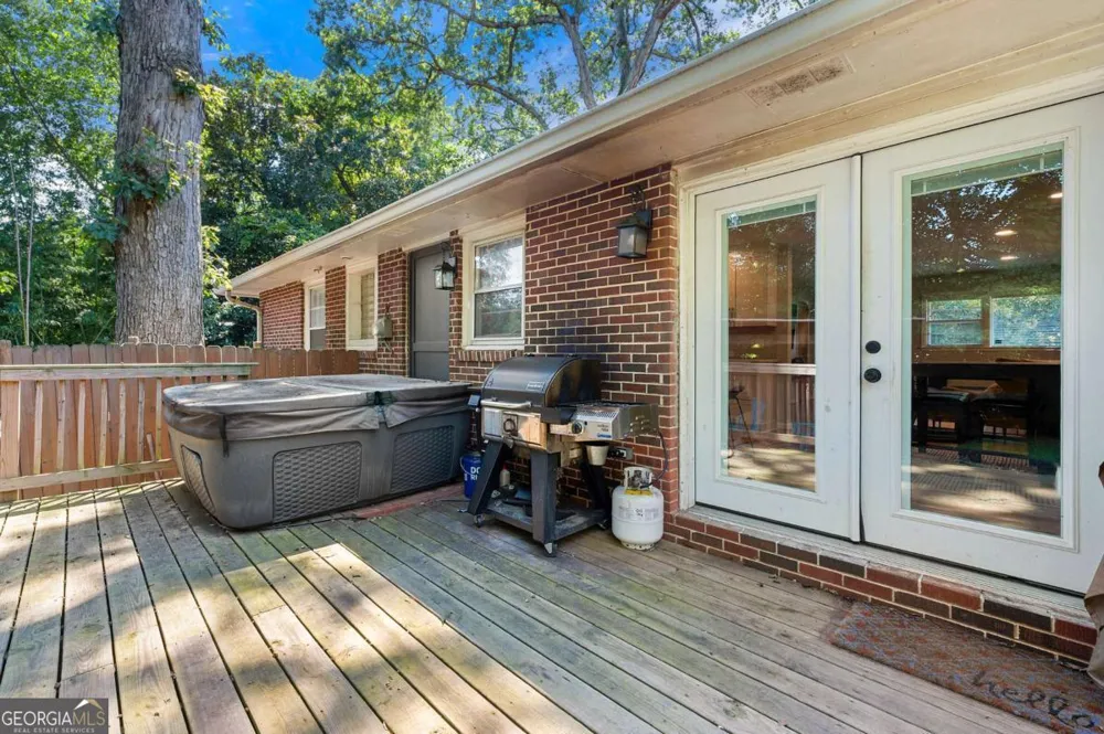 811 Whelchel Decatur, GA 30033
