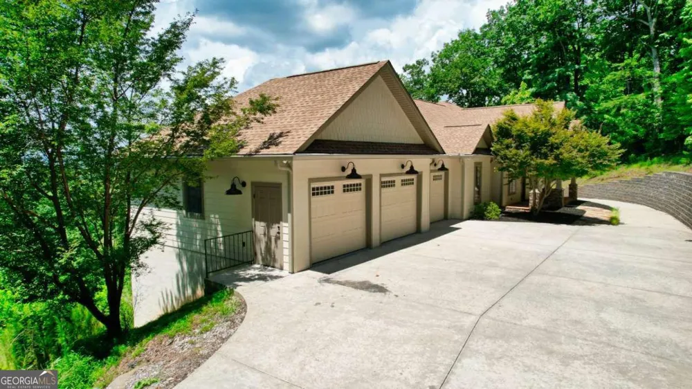271 Highlands DR Clarkesville, GA 30523