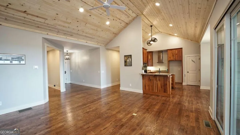 271 Highlands DR Clarkesville, GA 30523