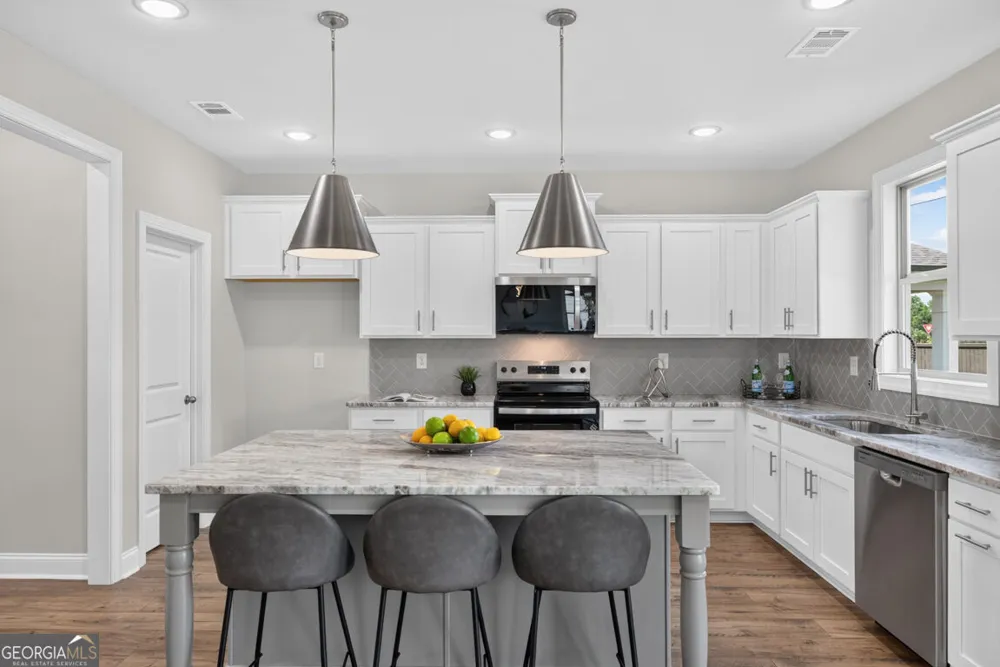 922 Homepark CIR Buford, GA 30518