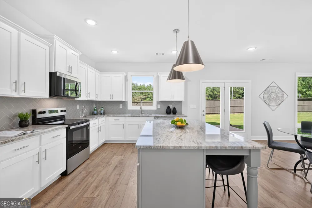922 Homepark CIR Buford, GA 30518