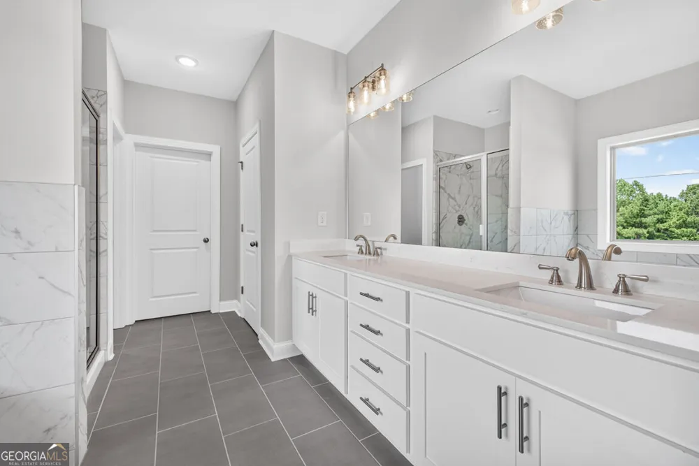 922 Homepark CIR Buford, GA 30518