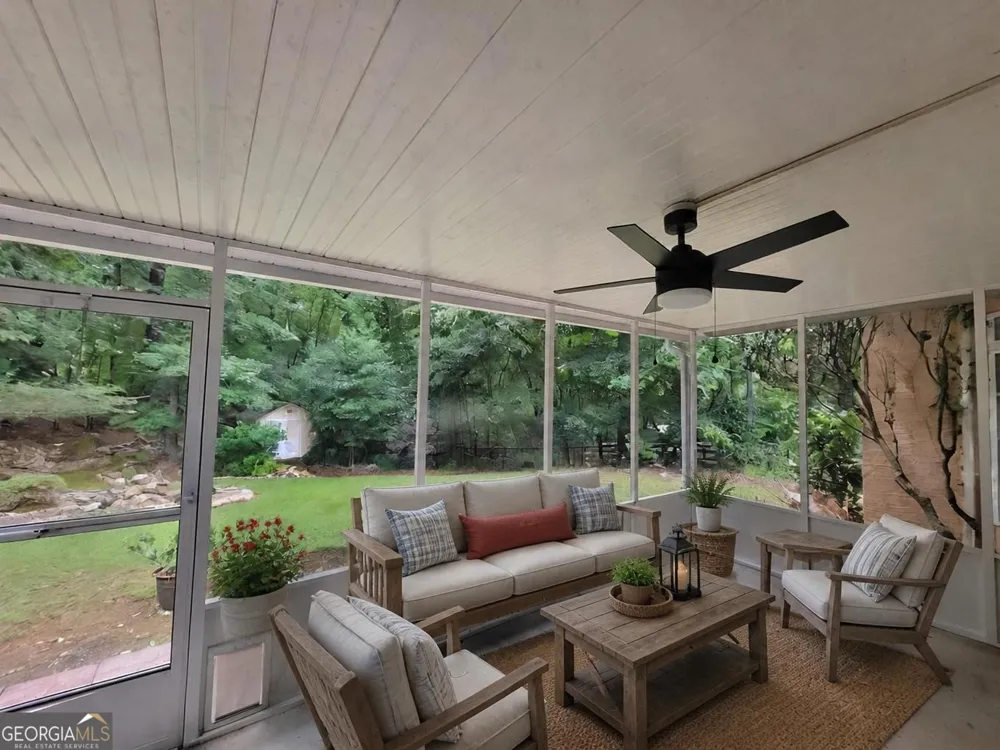250 Jordan PL Fayetteville, GA 30215