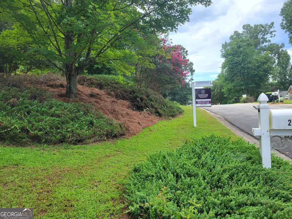 250 Jordan PL Fayetteville, GA 30215