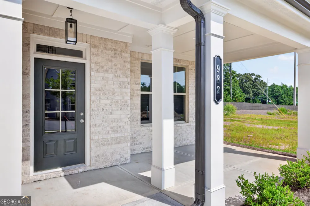 982 Homepark CIR Buford, GA 30518