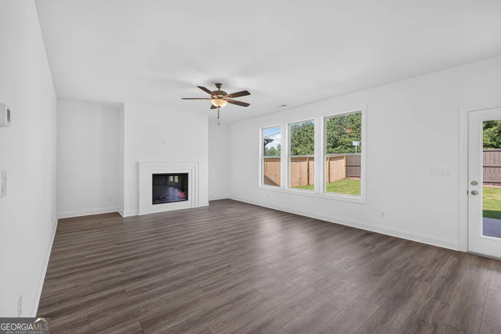 982 Homepark CIR Buford, GA 30518