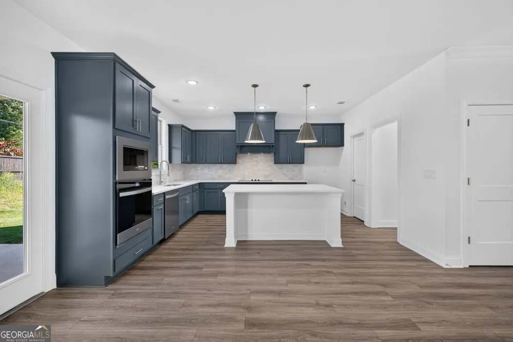 982 Homepark CIR Buford, GA 30518