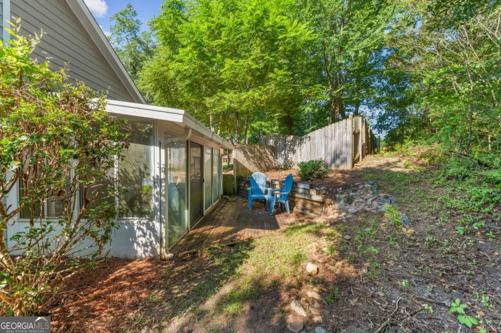 1047 Kennesborough RD NW Kennesaw, GA 30144