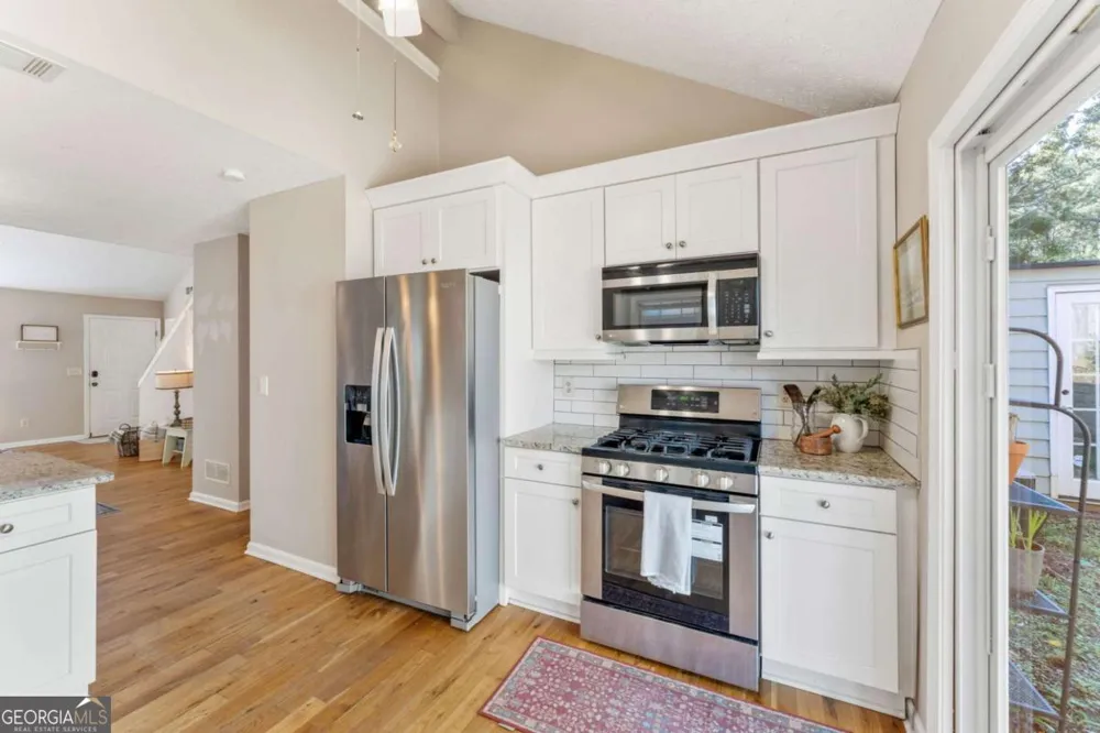 1047 Kennesborough RD NW Kennesaw, GA 30144