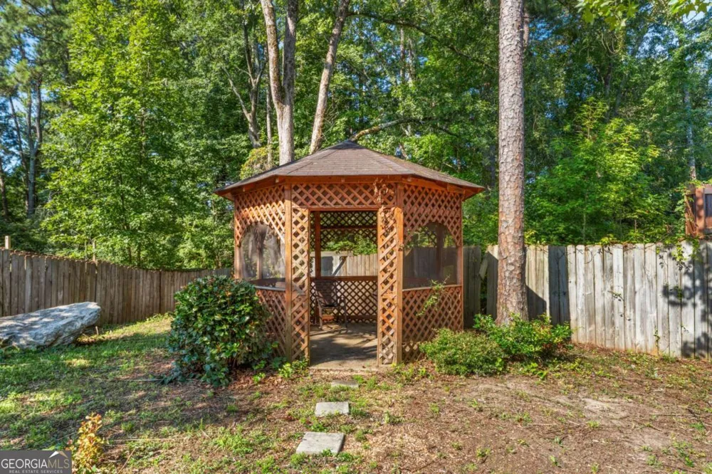 1047 Kennesborough RD NW Kennesaw, GA 30144