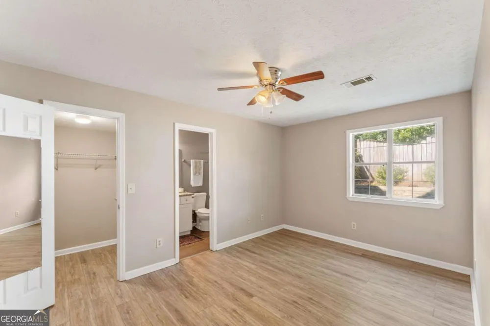 1047 Kennesborough RD NW Kennesaw, GA 30144