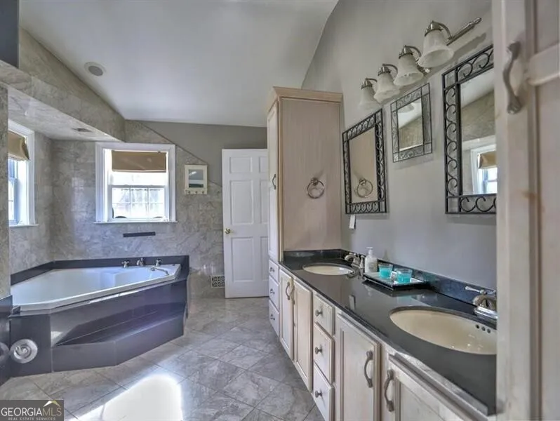 3932 Shoemaker CT Marietta, GA 30062