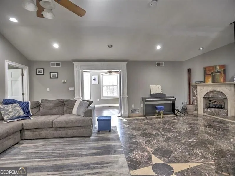 3932 Shoemaker CT Marietta, GA 30062