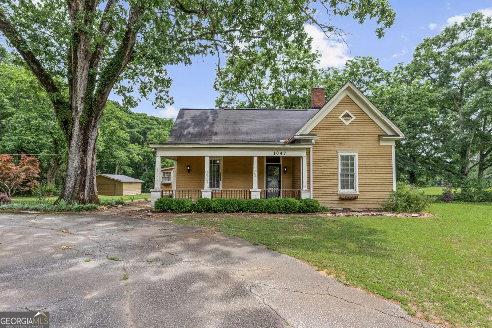 1047 Dixie RD Covington, GA 30014