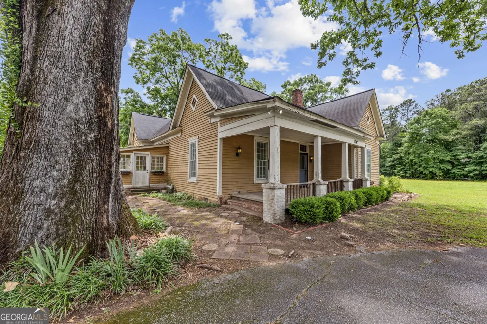 1047 Dixie RD Covington, GA 30014