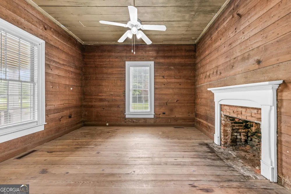 1047 Dixie RD Covington, GA 30014