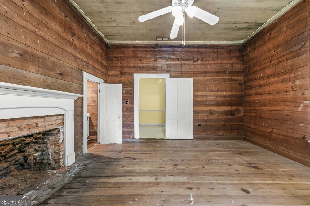 1047 Dixie RD Covington, GA 30014