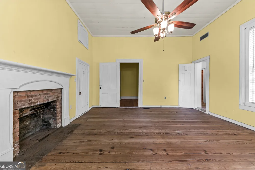 1047 Dixie RD Covington, GA 30014