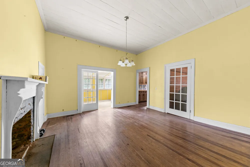 1047 Dixie RD Covington, GA 30014