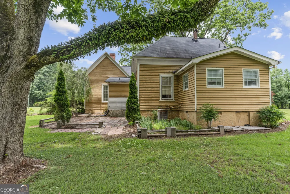 1047 Dixie RD Covington, GA 30014