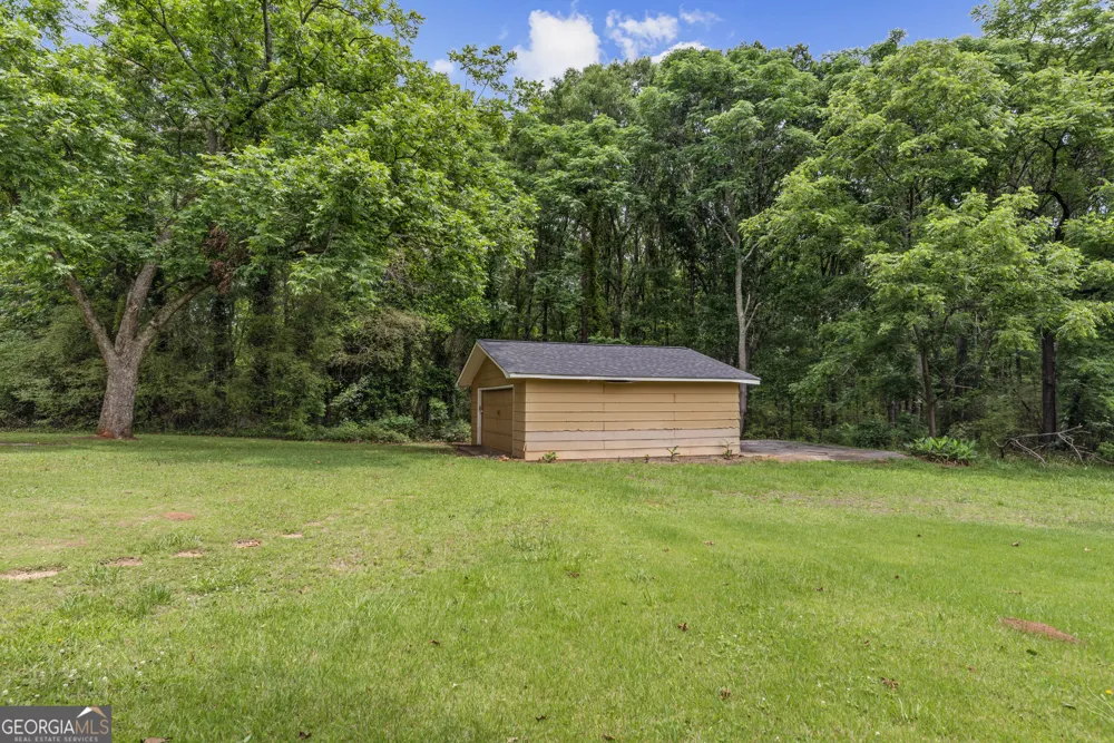 1047 Dixie RD Covington, GA 30014