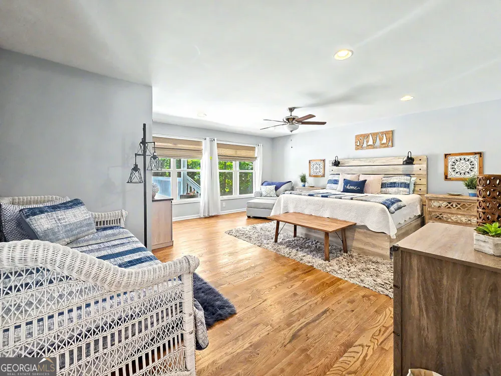 935 Pine CIR Woodstock, GA 30189