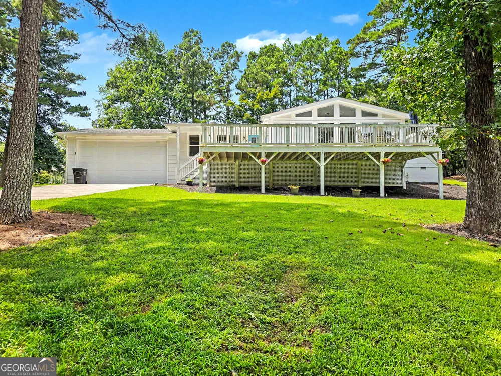 935 Pine CIR Woodstock, GA 30189