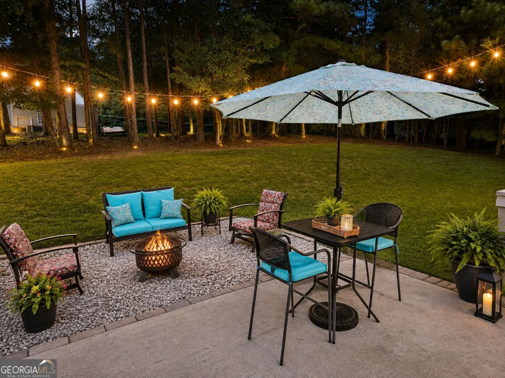935 Pine CIR Woodstock, GA 30189