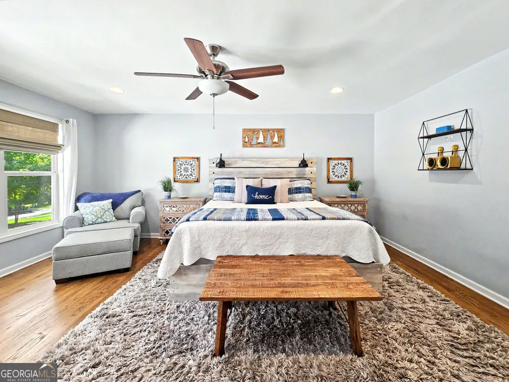 935 Pine CIR Woodstock, GA 30189