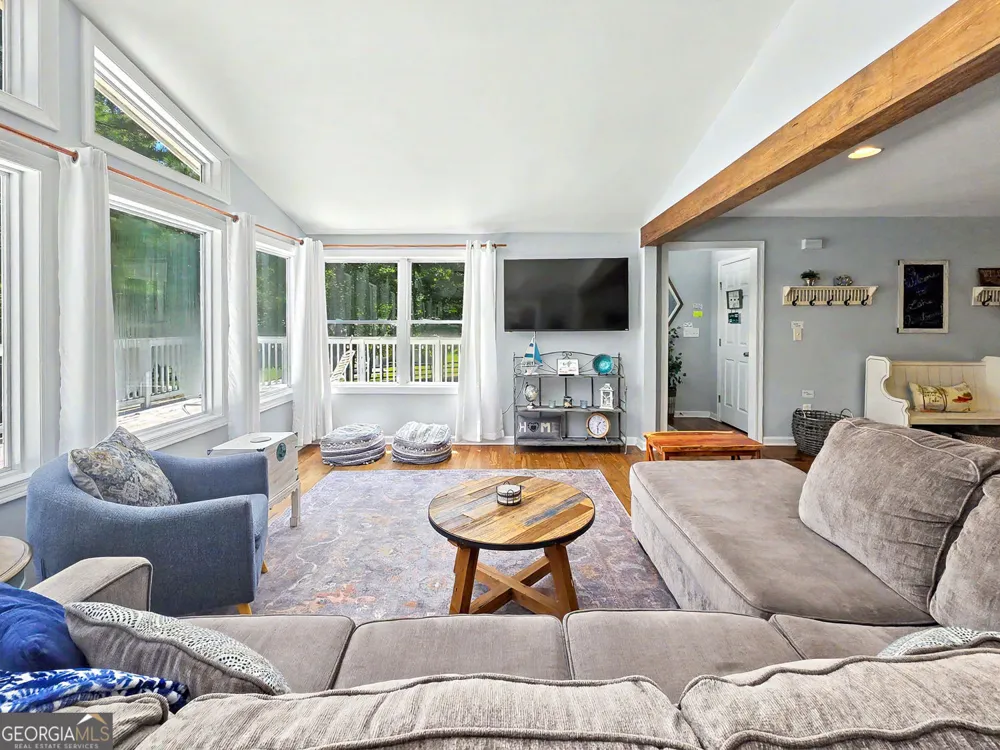 935 Pine CIR Woodstock, GA 30189