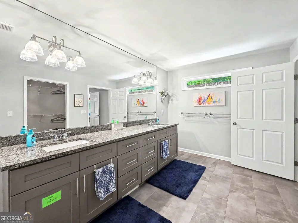 935 Pine CIR Woodstock, GA 30189