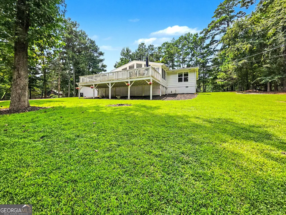 935 Pine CIR Woodstock, GA 30189