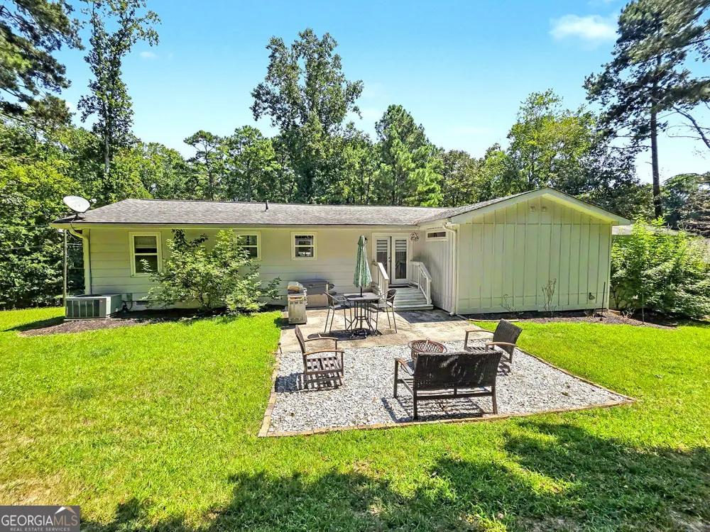 935 Pine CIR Woodstock, GA 30189